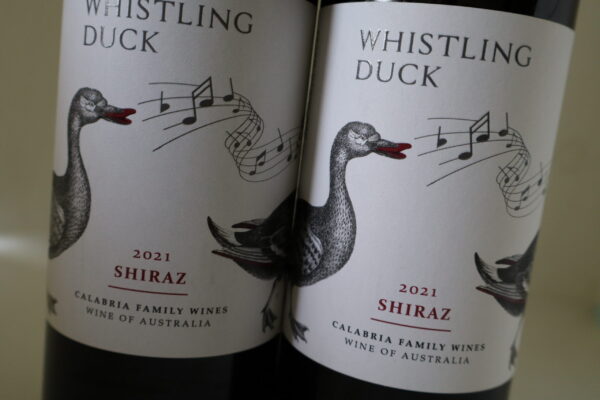 Champagne en wijnen de blender Whistling Duck Shiraz